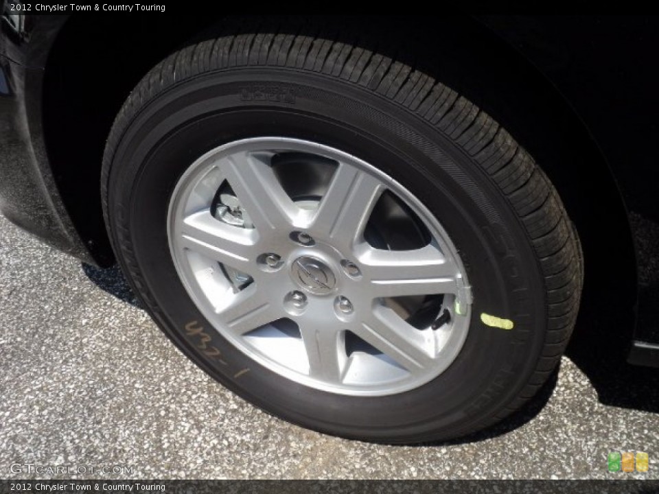 2012 Chrysler Town & Country Touring Wheel and Tire Photo #53403905