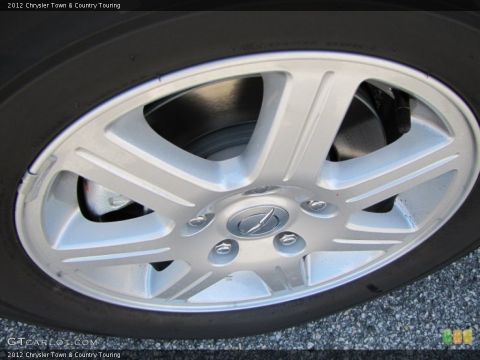 2012 Chrysler Town & Country Touring Wheel and Tire Photo #53530554