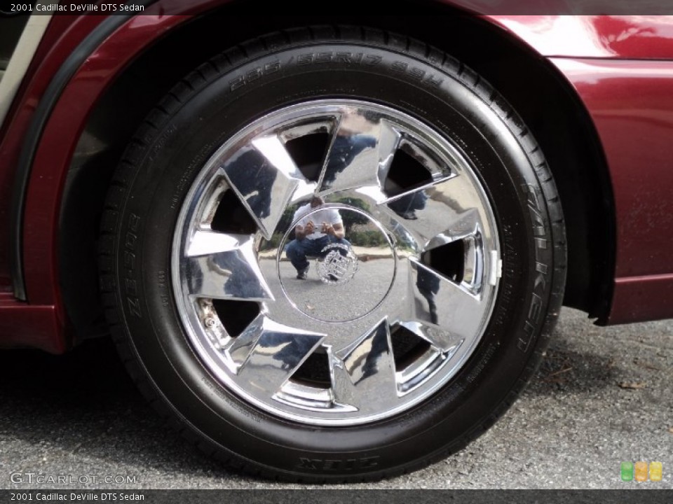 2001 Cadillac DeVille DTS Sedan Wheel and Tire Photo #53559025