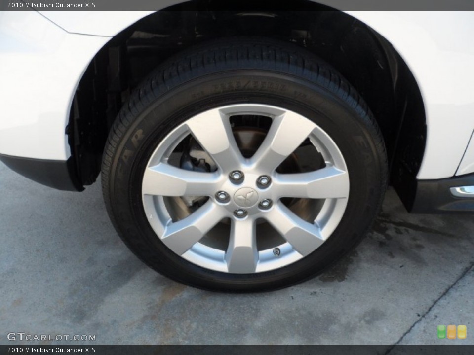 2010 Mitsubishi Outlander XLS Wheel and Tire Photo #53656196