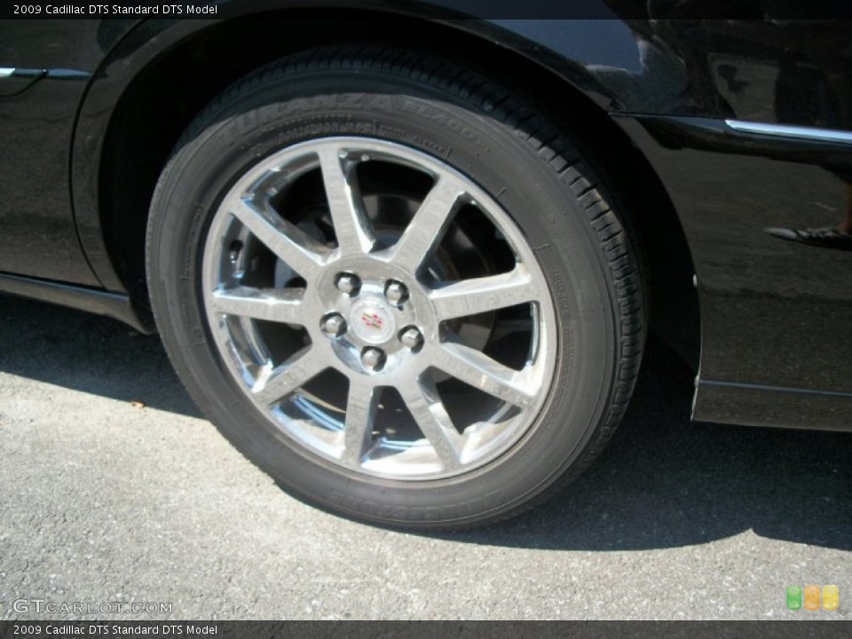 2009 Cadillac DTS  Wheel and Tire Photo #53676579