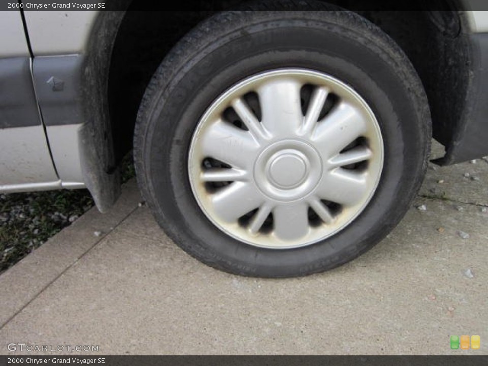 2000 Chrysler Grand Voyager SE Wheel and Tire Photo #53884103