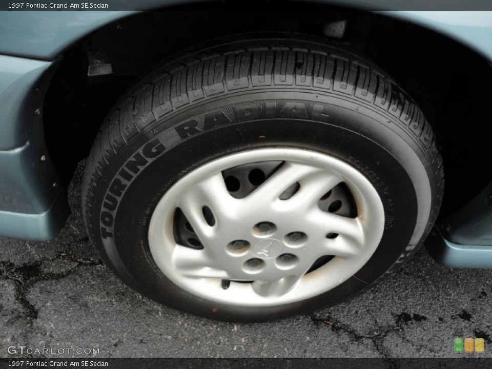 1997 Pontiac Grand Am SE Sedan Wheel and Tire Photo #53907475