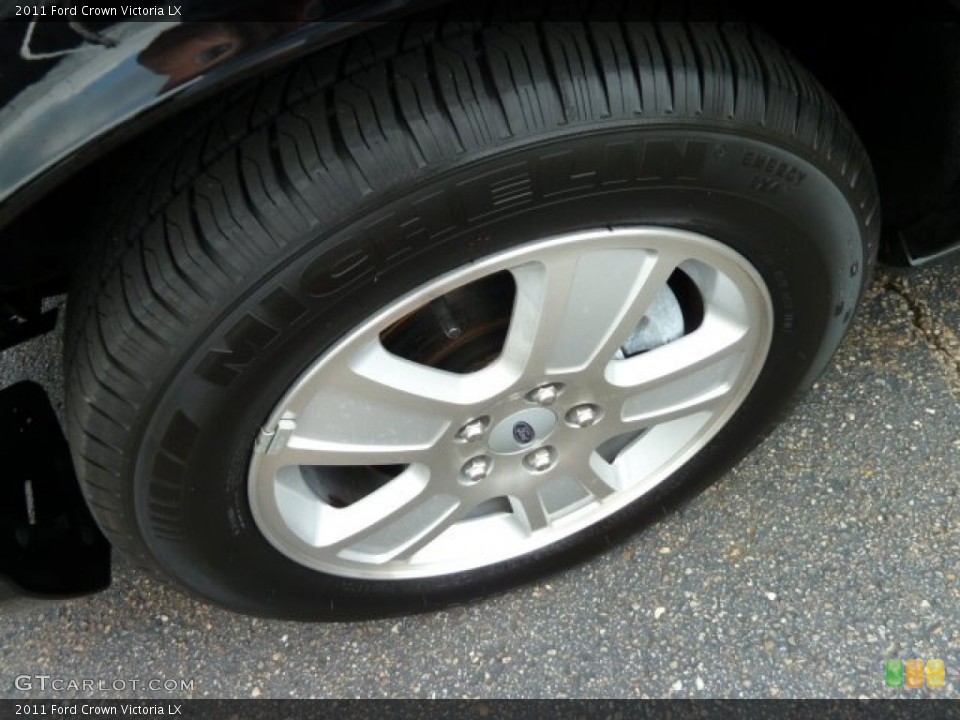 2011 Ford Crown Victoria LX Wheel and Tire Photo #53921294