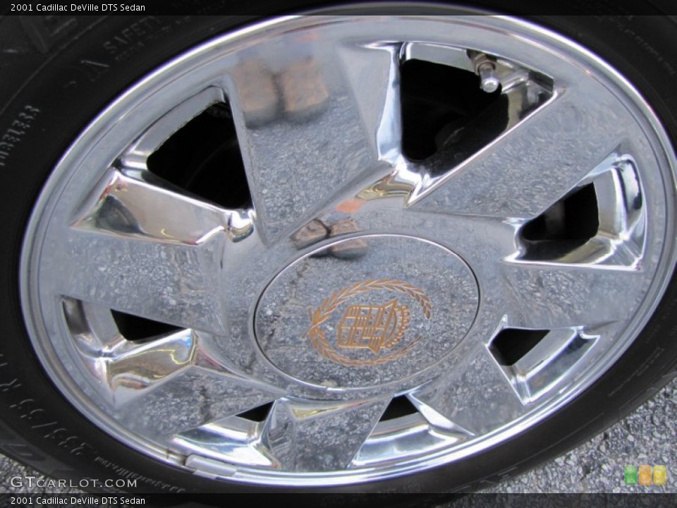 2001 Cadillac DeVille DTS Sedan Wheel and Tire Photo #53922367