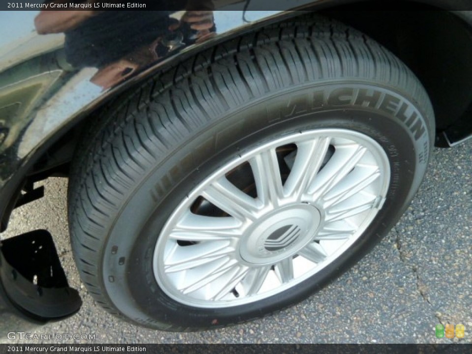2011 Mercury Grand Marquis LS Ultimate Edition Wheel and Tire Photo #53967451