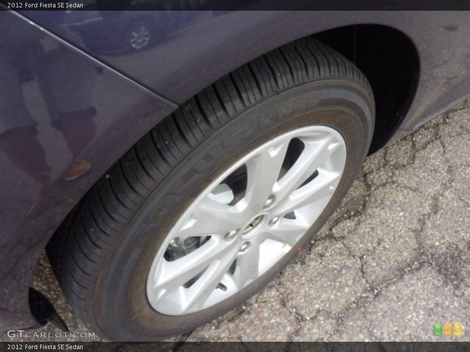 2012 Ford Fiesta SE Sedan Wheel and Tire Photo #54081306