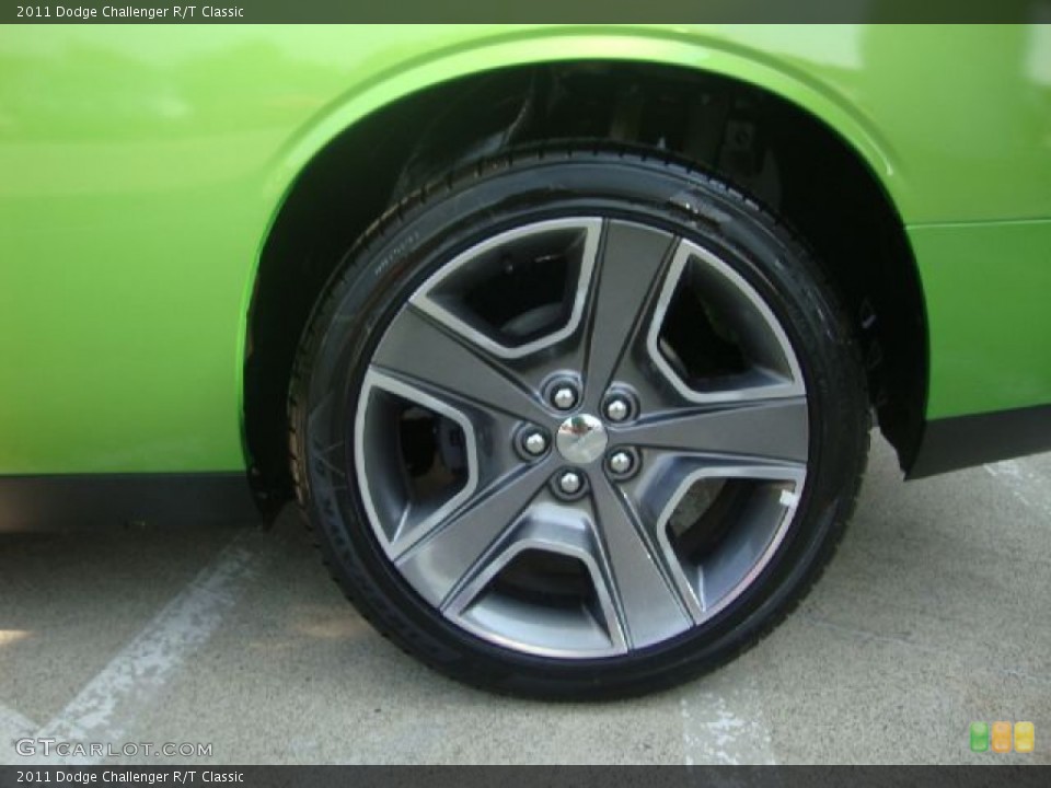 2011 Dodge Challenger R/T Classic Wheel and Tire Photo #54116298