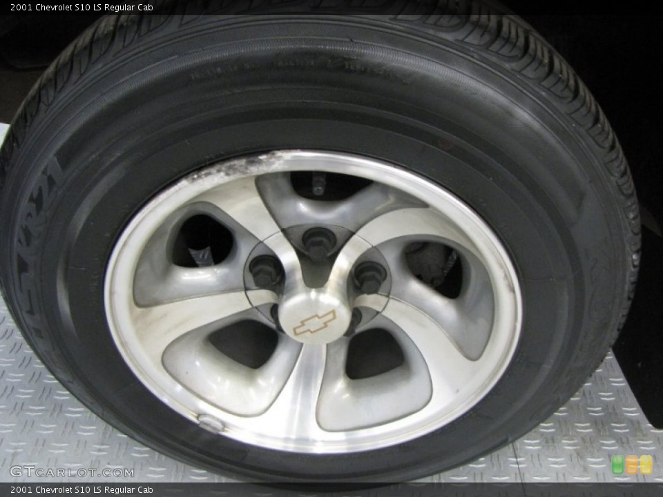 2001 Chevrolet S10 LS Regular Cab Wheel and Tire Photo #54137574