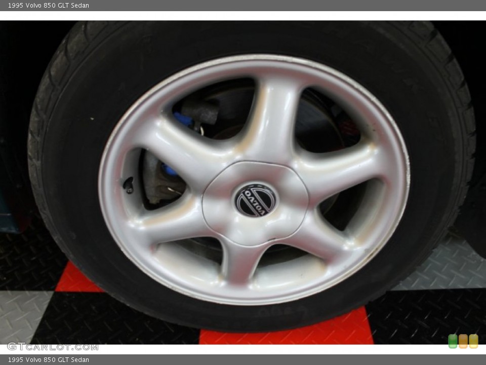 1995 Volvo 850 GLT Sedan Wheel and Tire Photo #54177094