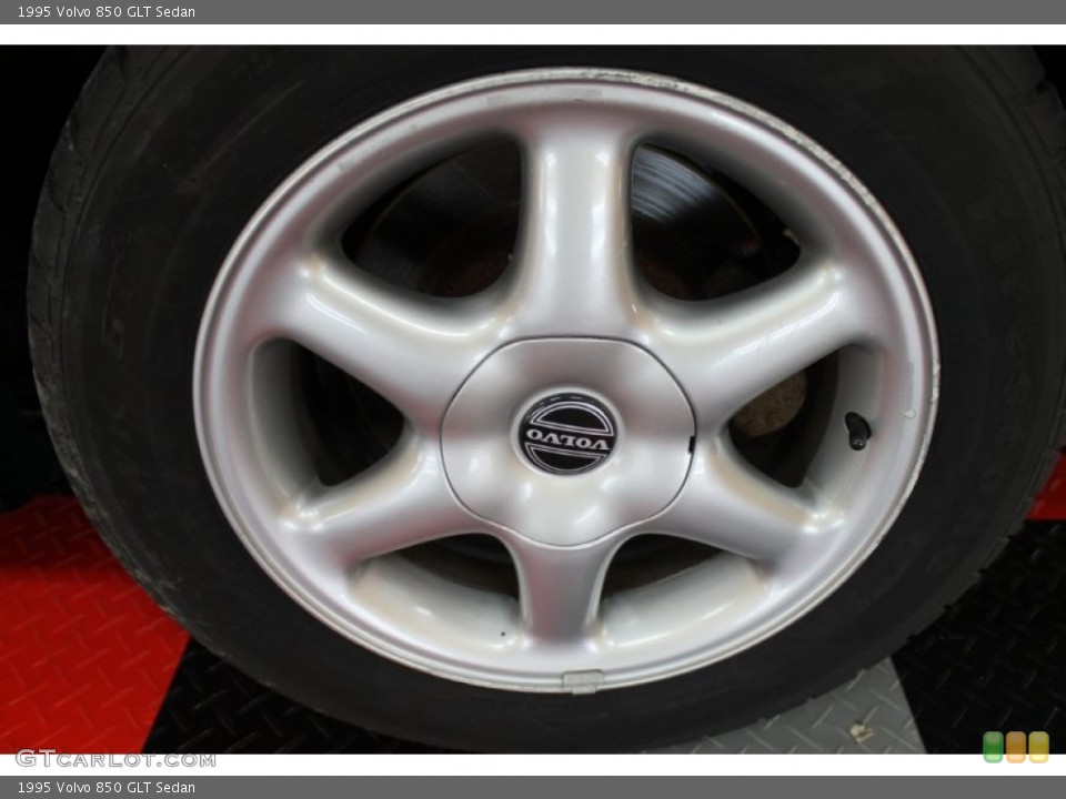 1995 Volvo 850 GLT Sedan Wheel and Tire Photo #54177103