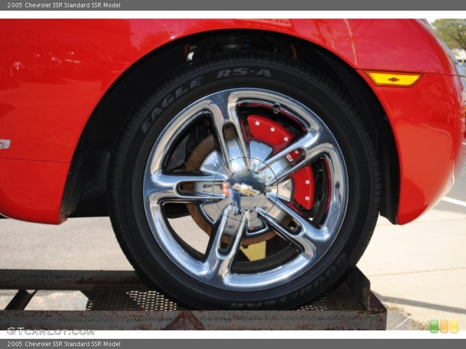 2005 Chevrolet SSR  Wheel and Tire Photo #54232482