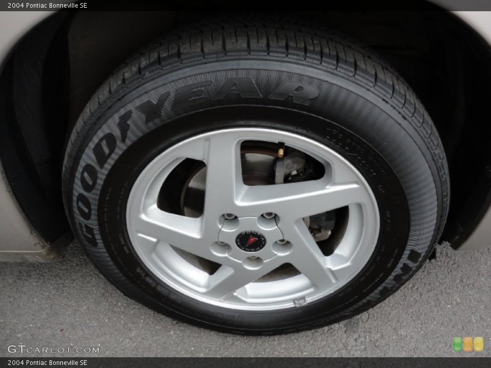 2004 Pontiac Bonneville SE Wheel and Tire Photo #54245828
