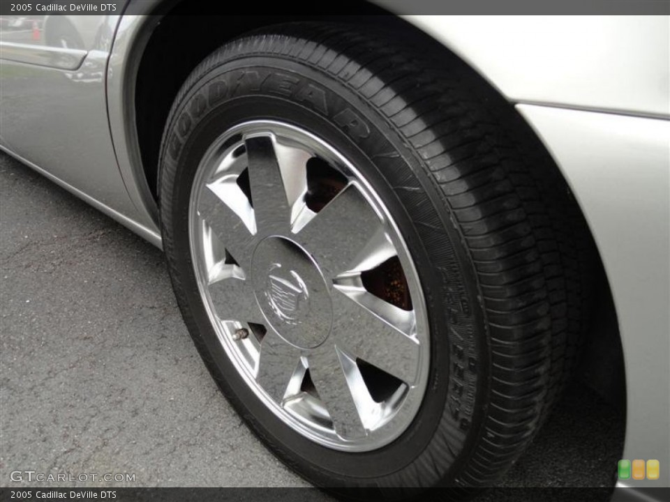 2005 Cadillac DeVille DTS Wheel and Tire Photo #54296613