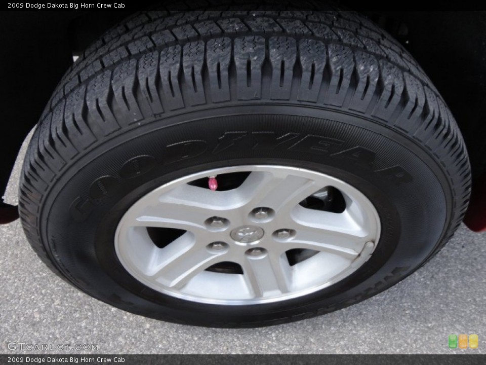 2009 Dodge Dakota Big Horn Crew Cab Wheel and Tire Photo #54494189