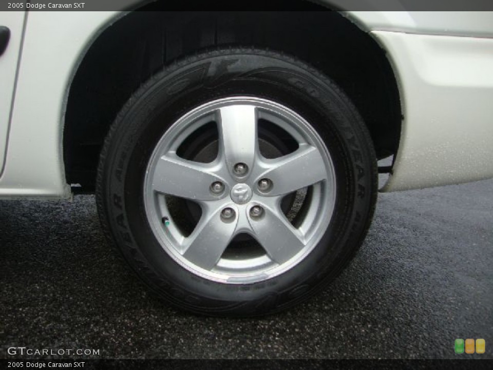 2005 Dodge Caravan SXT Wheel and Tire Photo #54519422