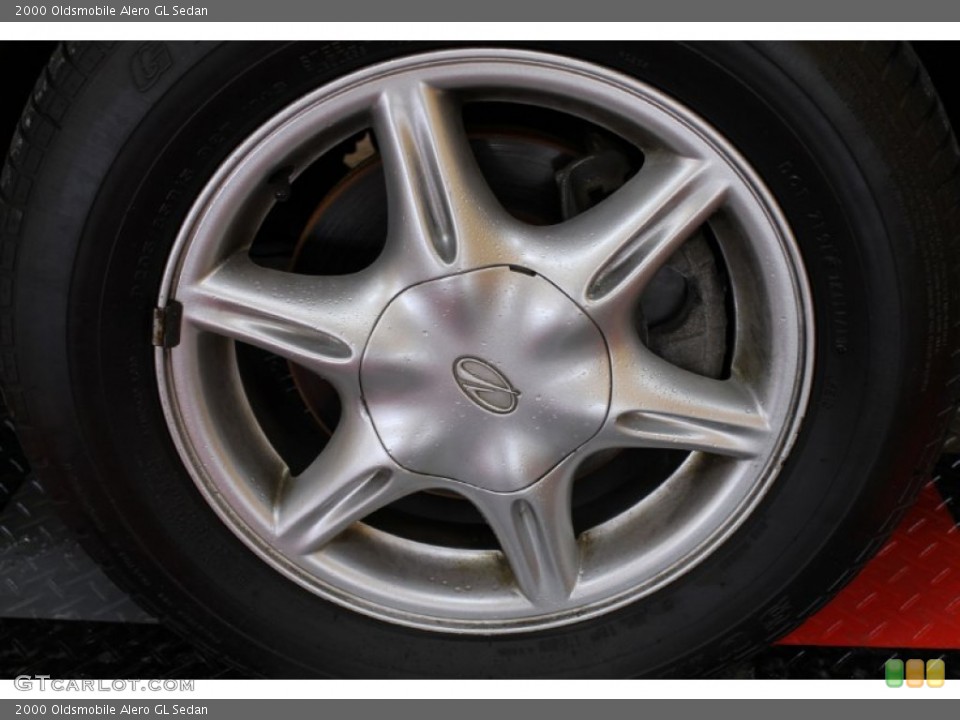 2000 Oldsmobile Alero GL Sedan Wheel and Tire Photo #54541580