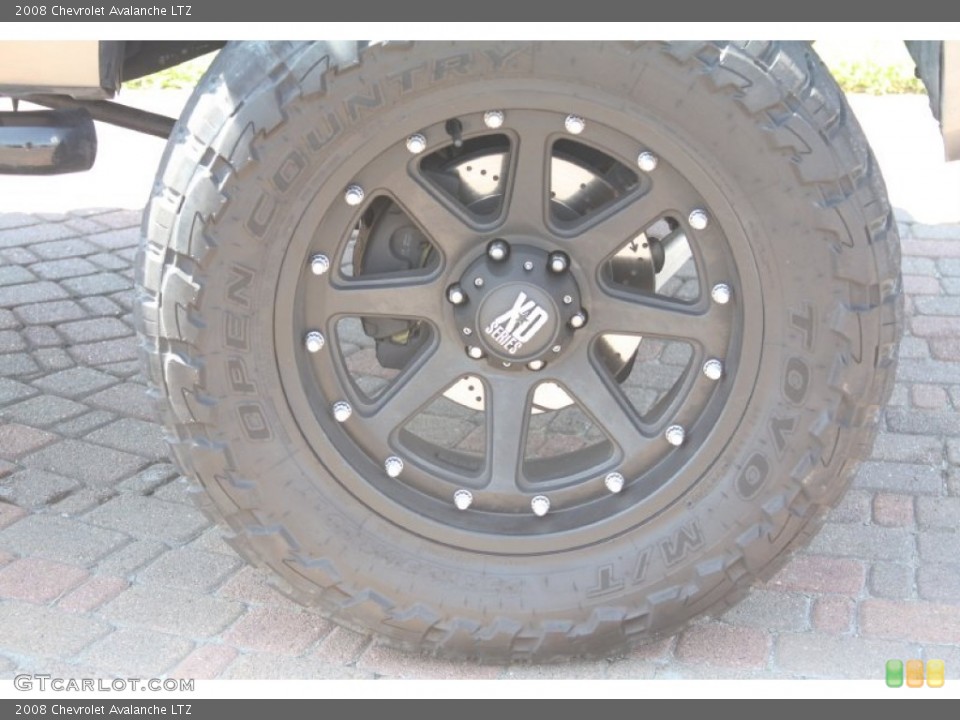 2008 Chevrolet Avalanche Custom Wheel and Tire Photo #54593636