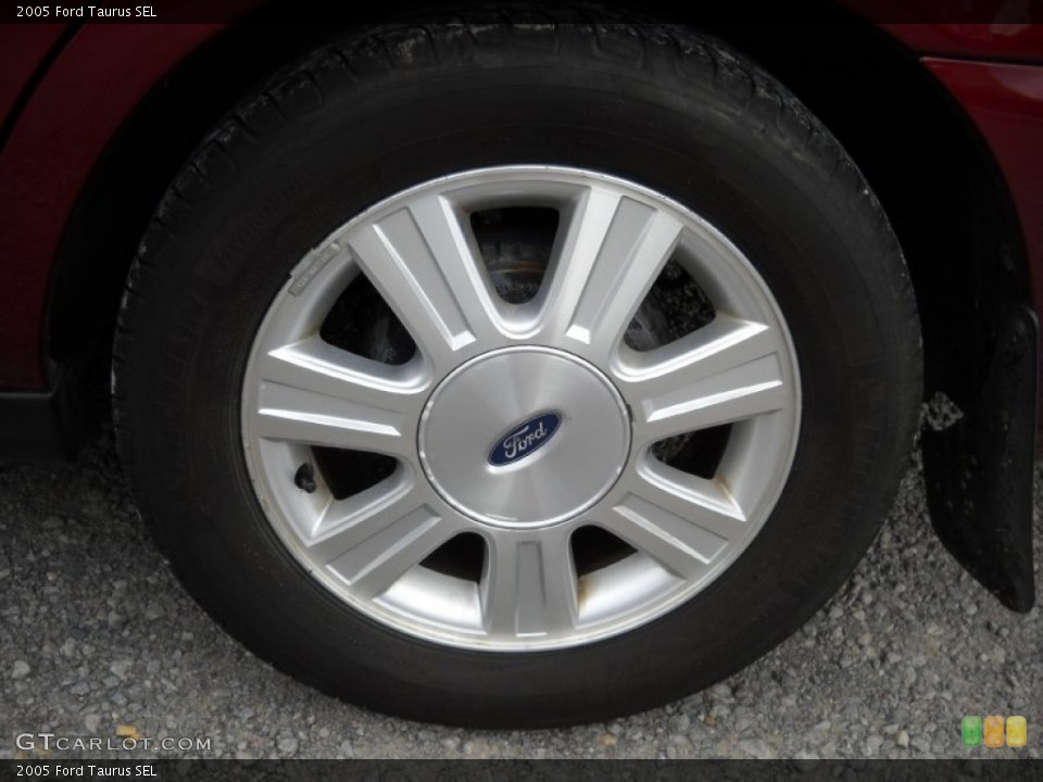 2005 Ford Taurus SEL Wheel and Tire Photo #54642087