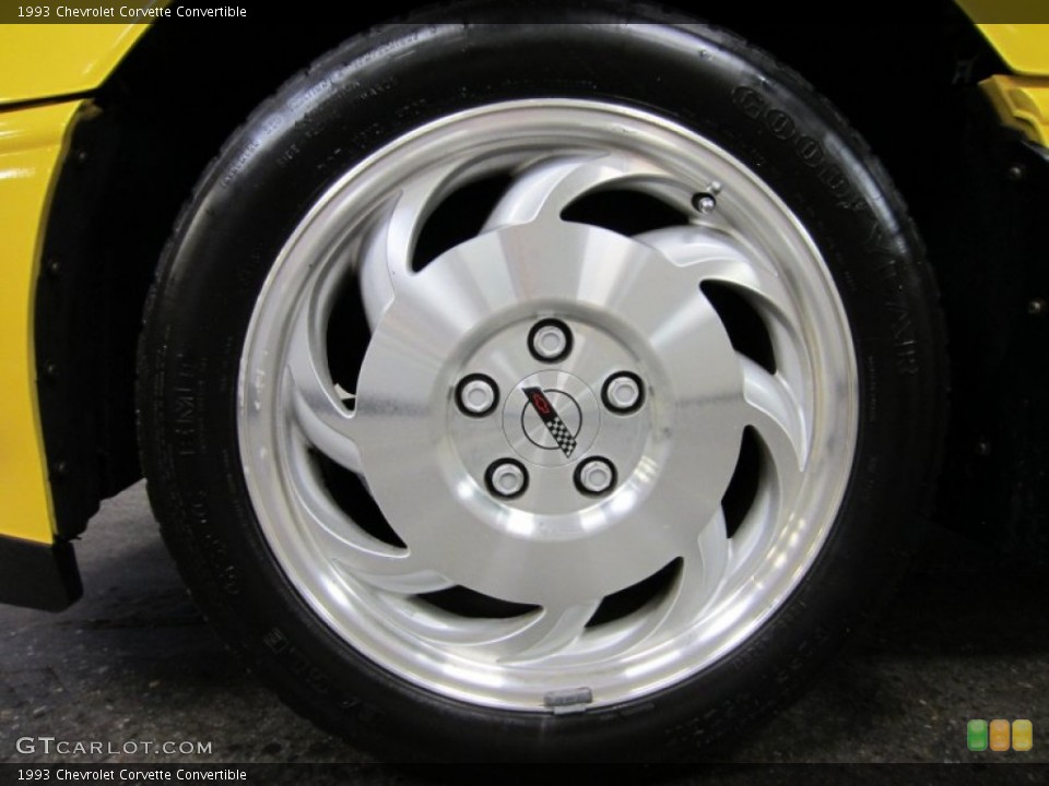 1993 Chevrolet Corvette Convertible Wheel and Tire Photo #54658731
