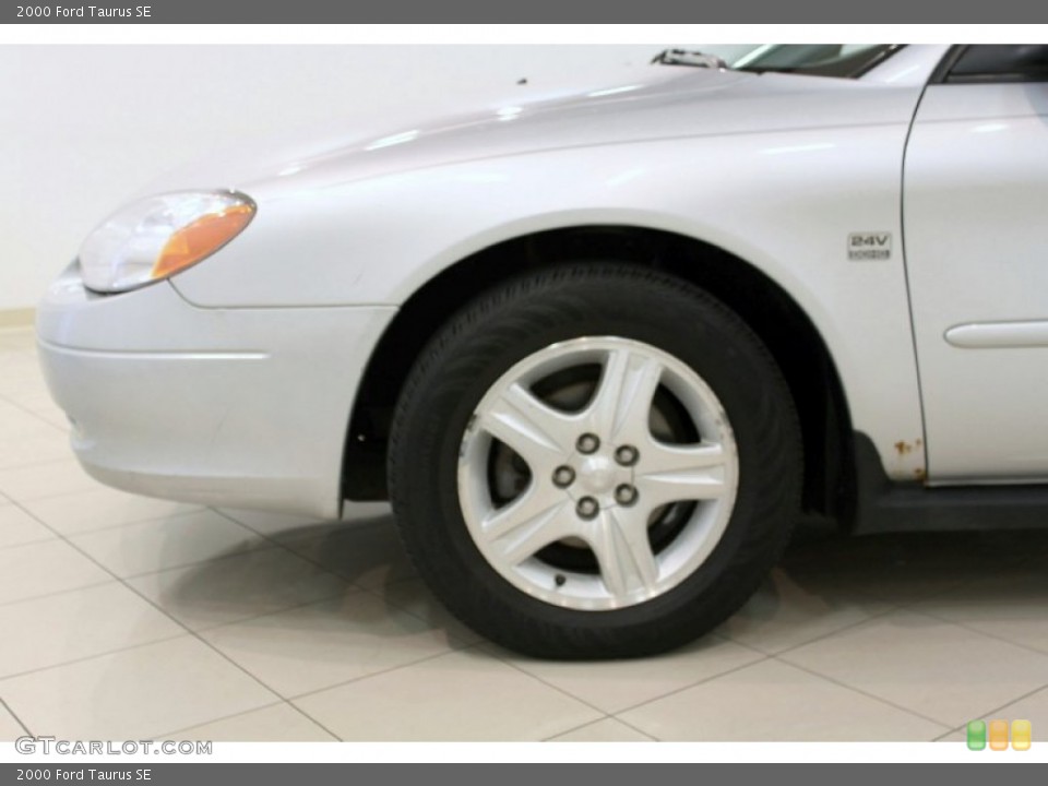 2000 Ford Taurus SE Wheel and Tire Photo #54670356