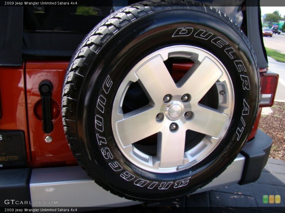 2009 Jeep Wrangler Unlimited Sahara 4x4 Wheel and Tire Photo #54682707