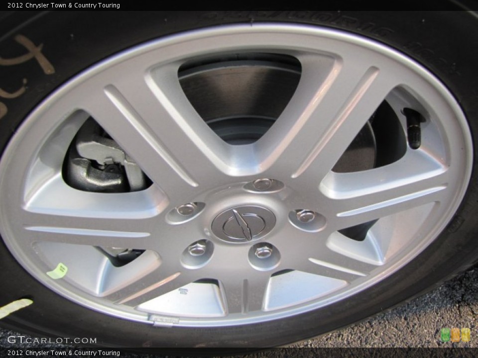 2012 Chrysler Town & Country Touring Wheel and Tire Photo #54688453