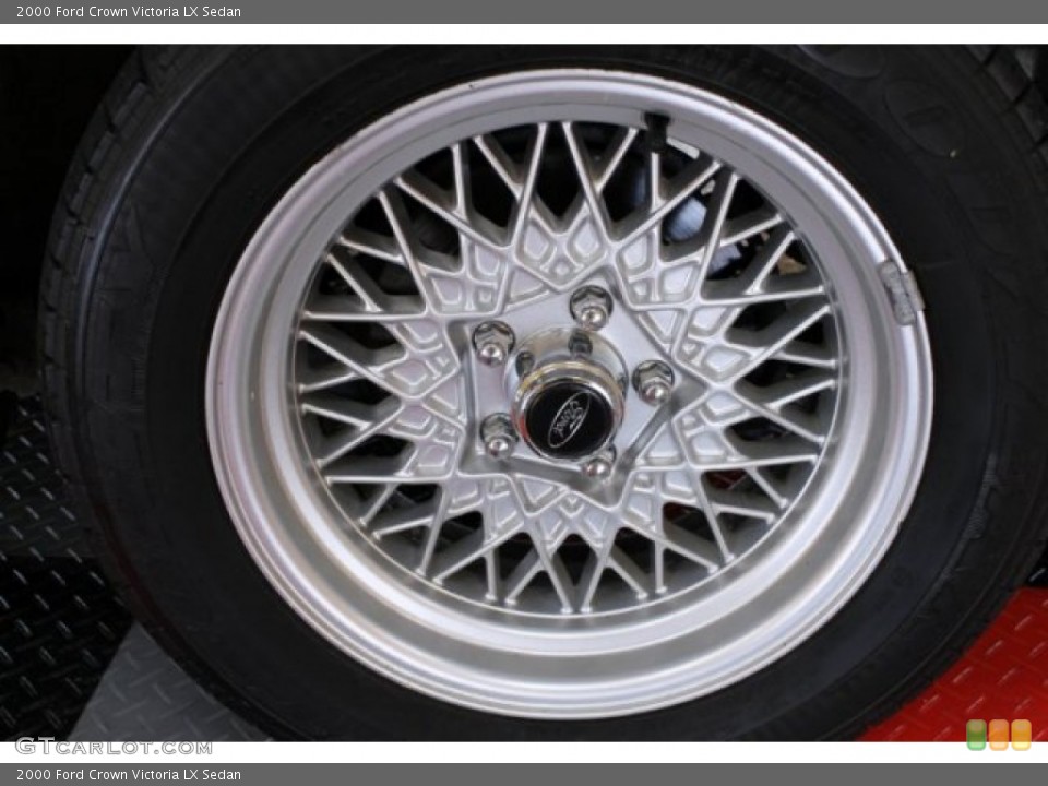 2000 Ford Crown Victoria LX Sedan Wheel and Tire Photo #54744552