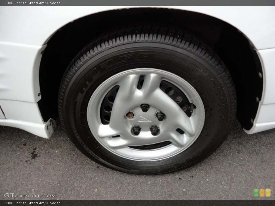 2000 Pontiac Grand Am SE Sedan Wheel and Tire Photo #54790848