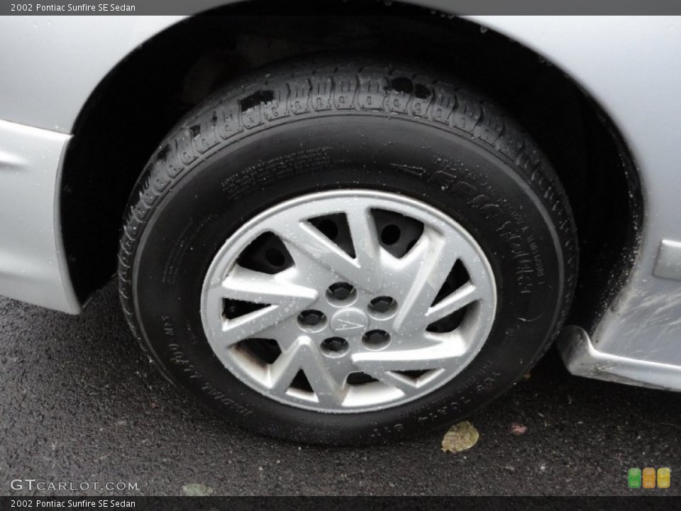 2002 Pontiac Sunfire SE Sedan Wheel and Tire Photo #54847204