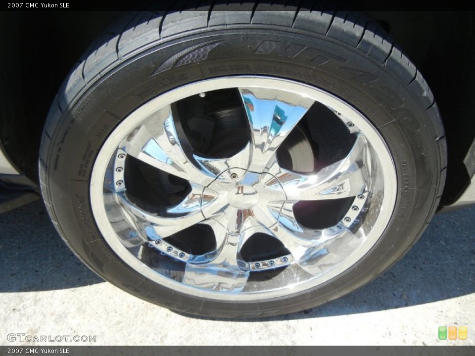 2007 GMC Yukon Custom Wheel and Tire Photo #54936913