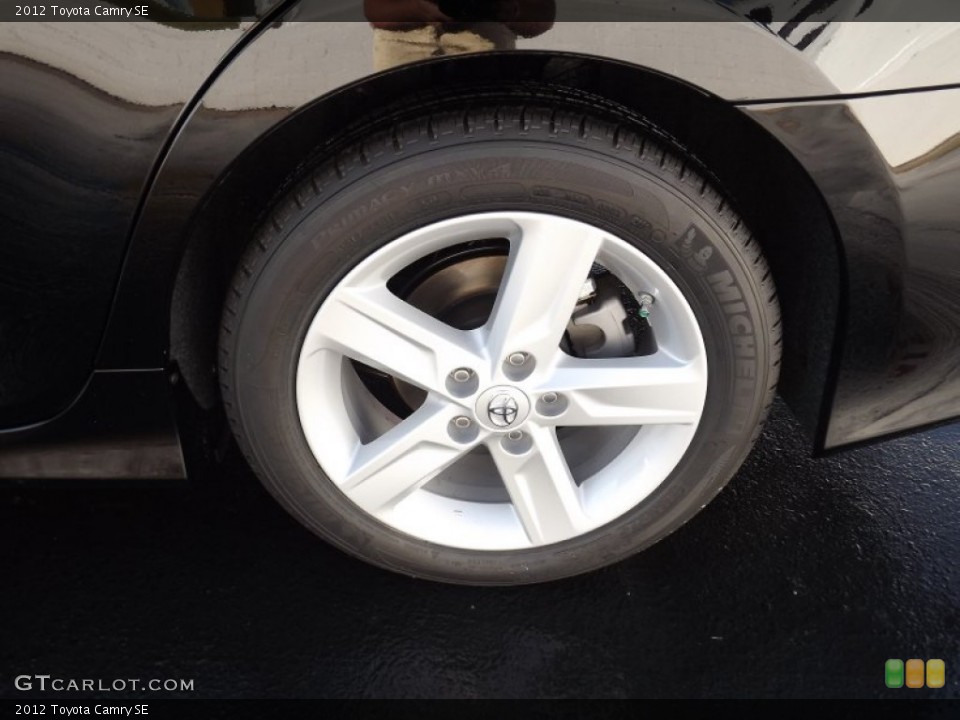 2012 Toyota Camry SE Wheel and Tire Photo #54989962