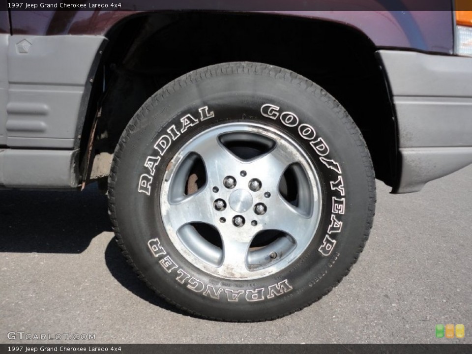 1997 Jeep Grand Cherokee Laredo 4x4 Wheel and Tire Photo #55014530