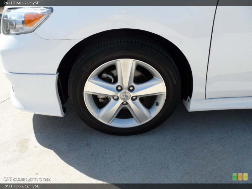 2011 Toyota Camry SE Wheel and Tire Photo #55056543