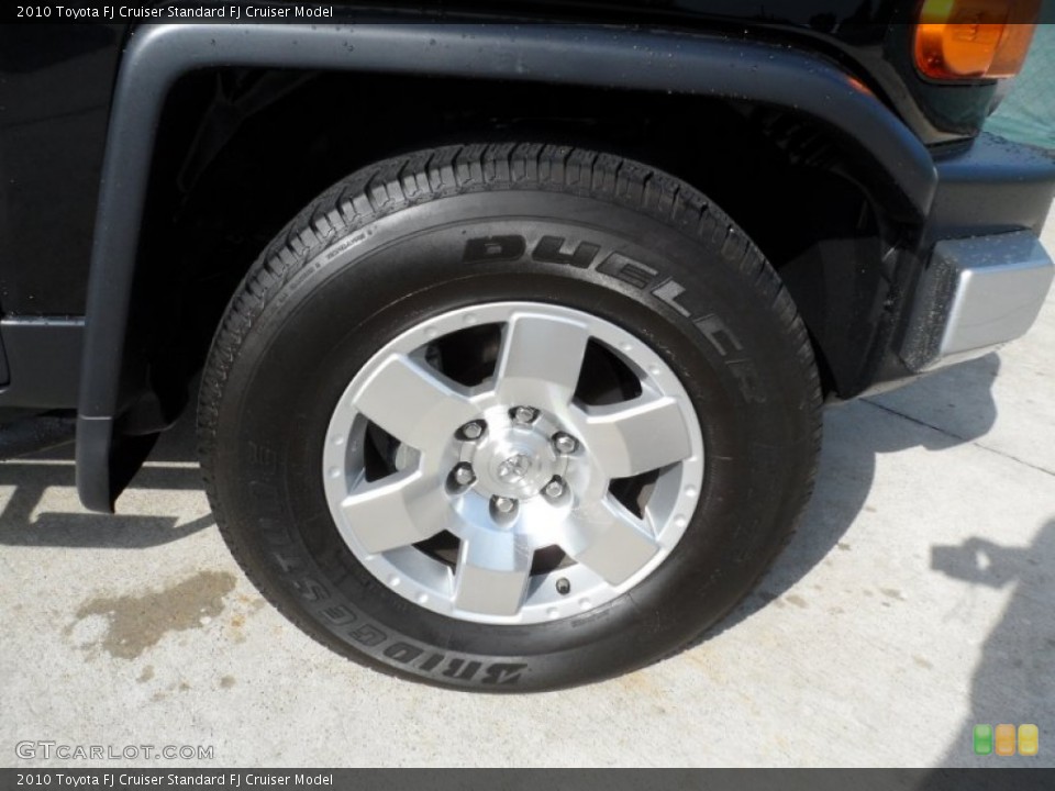 2010 Toyota FJ Cruiser  Wheel and Tire Photo #55105782