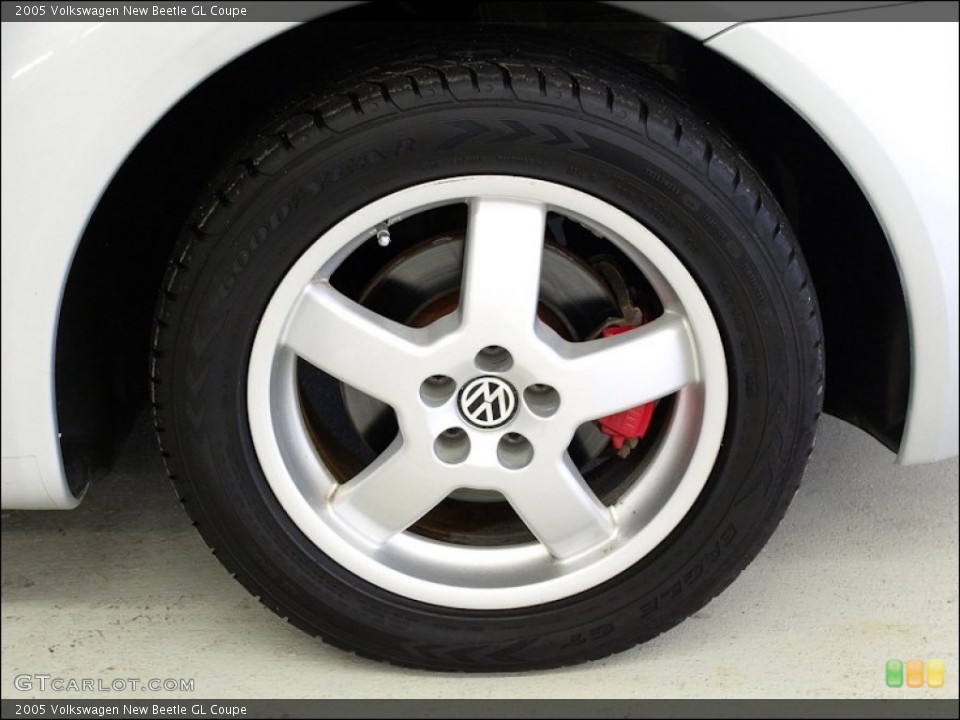 2005 Volkswagen New Beetle GL Coupe Wheel and Tire Photo #55186417