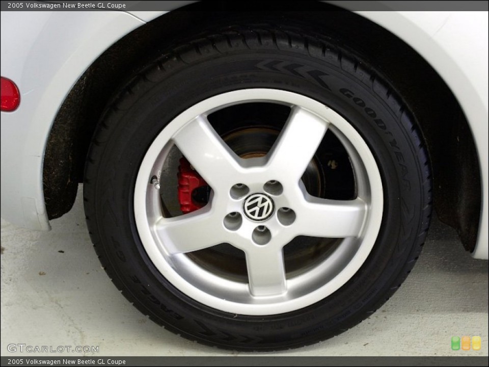 2005 Volkswagen New Beetle GL Coupe Wheel and Tire Photo #55186423