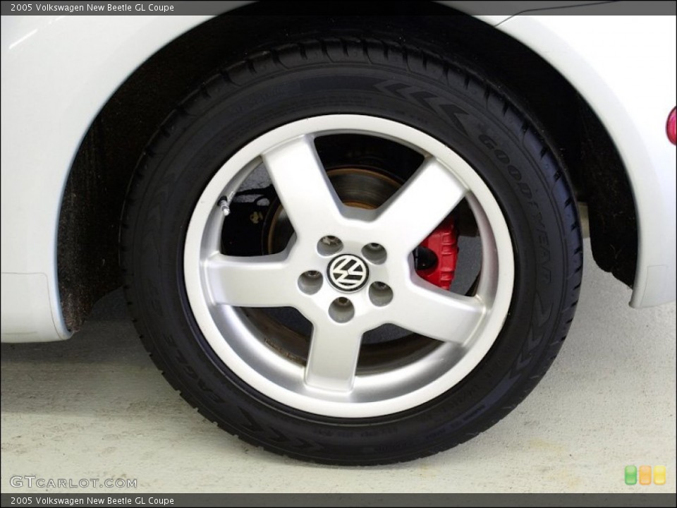 2005 Volkswagen New Beetle GL Coupe Wheel and Tire Photo #55186437