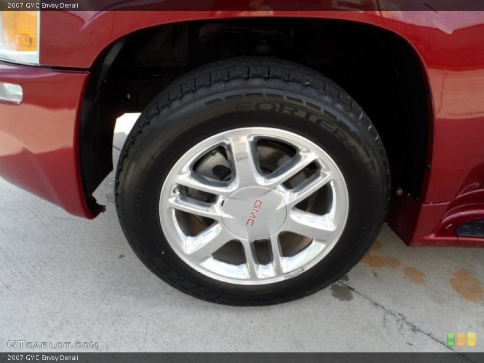 2007 GMC Envoy Denali Wheel and Tire Photo #55217563