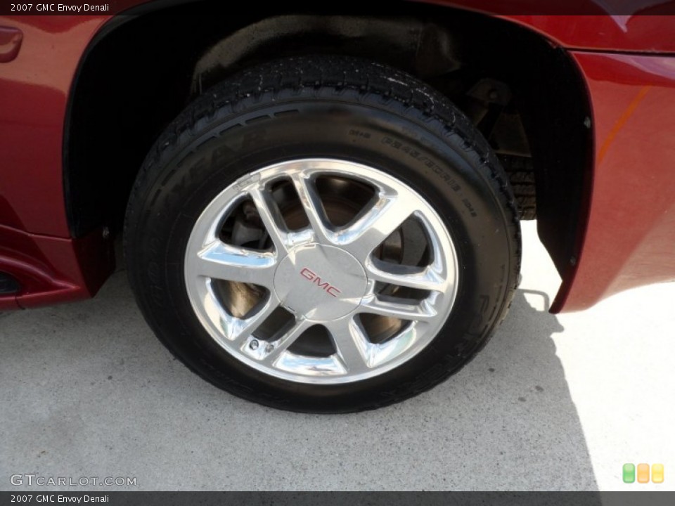 2007 GMC Envoy Denali Wheel and Tire Photo #55217572