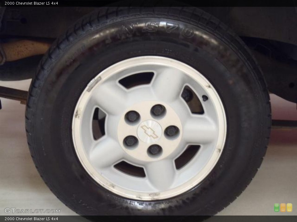 2000 Chevrolet Blazer LS 4x4 Wheel and Tire Photo #55321135