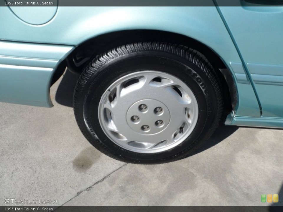 1995 Ford Taurus GL Sedan Wheel and Tire Photo #55393635