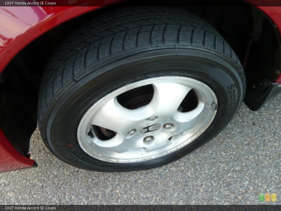 1997 Honda Accord SE Coupe Wheel and Tire Photo #55433037