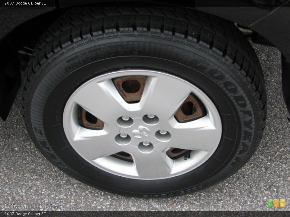 2007 Dodge Caliber SE Wheel and Tire Photo #55462337