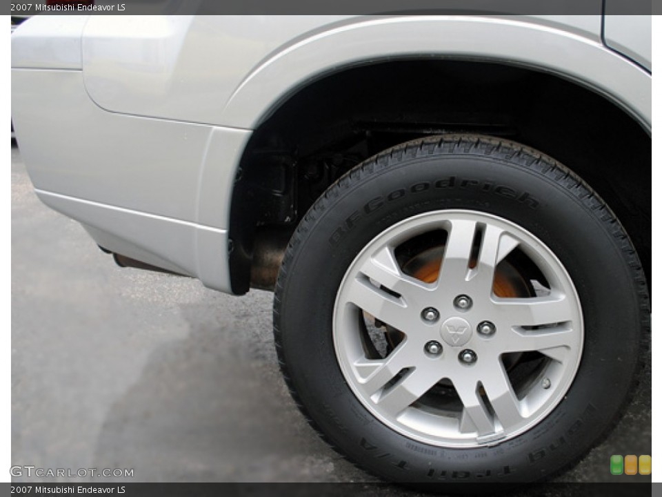 2007 Mitsubishi Endeavor LS Wheel and Tire Photo #55530461