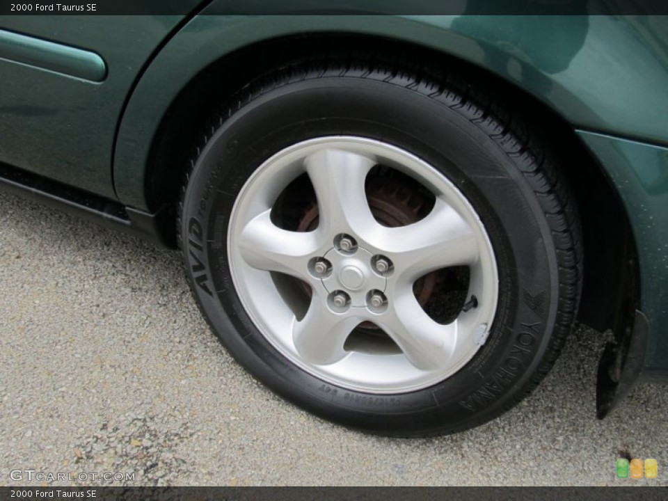 2000 Ford Taurus SE Wheel and Tire Photo #55573125