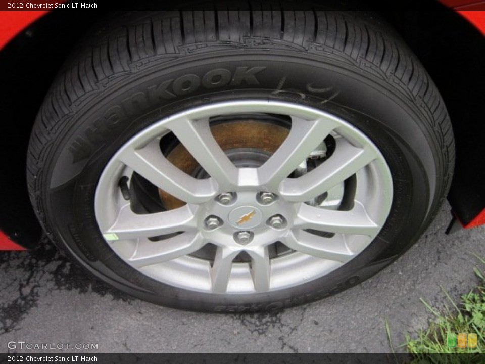 2012 Chevrolet Sonic LT Hatch Wheel and Tire Photo #55593682