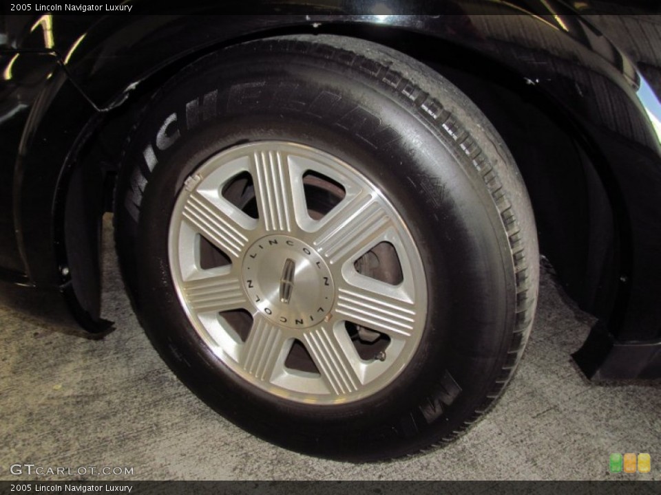 2005 Lincoln Navigator Luxury Wheel and Tire Photo #55594616