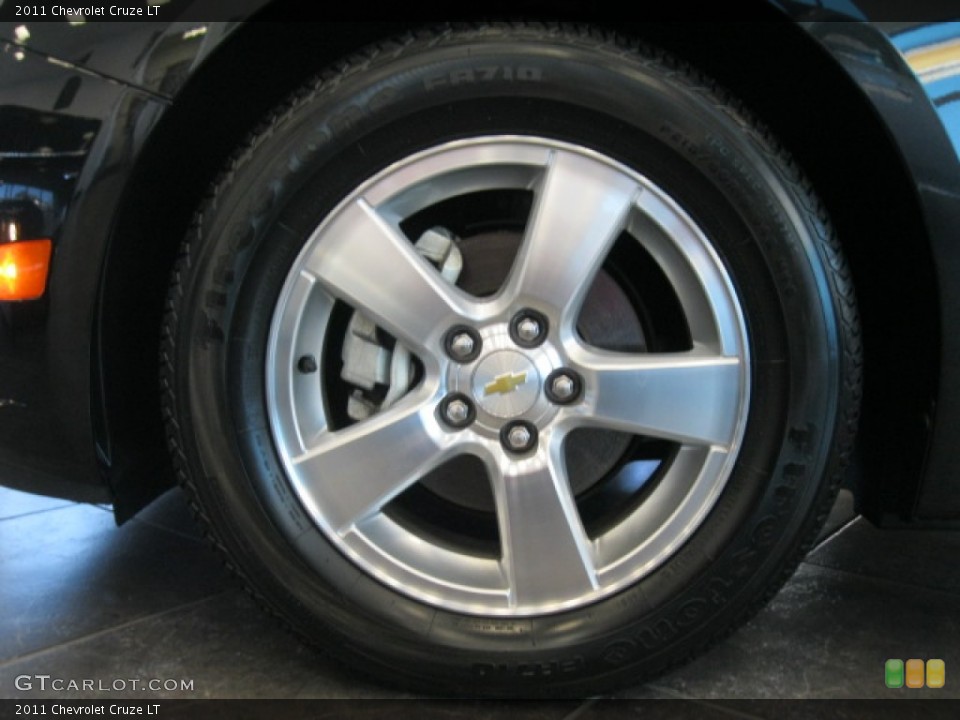 2011 Chevrolet Cruze LT Wheel and Tire Photo #55595058