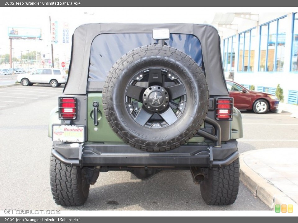 2009 Jeep Wrangler Unlimited Custom Wheel and Tire Photo #55630898